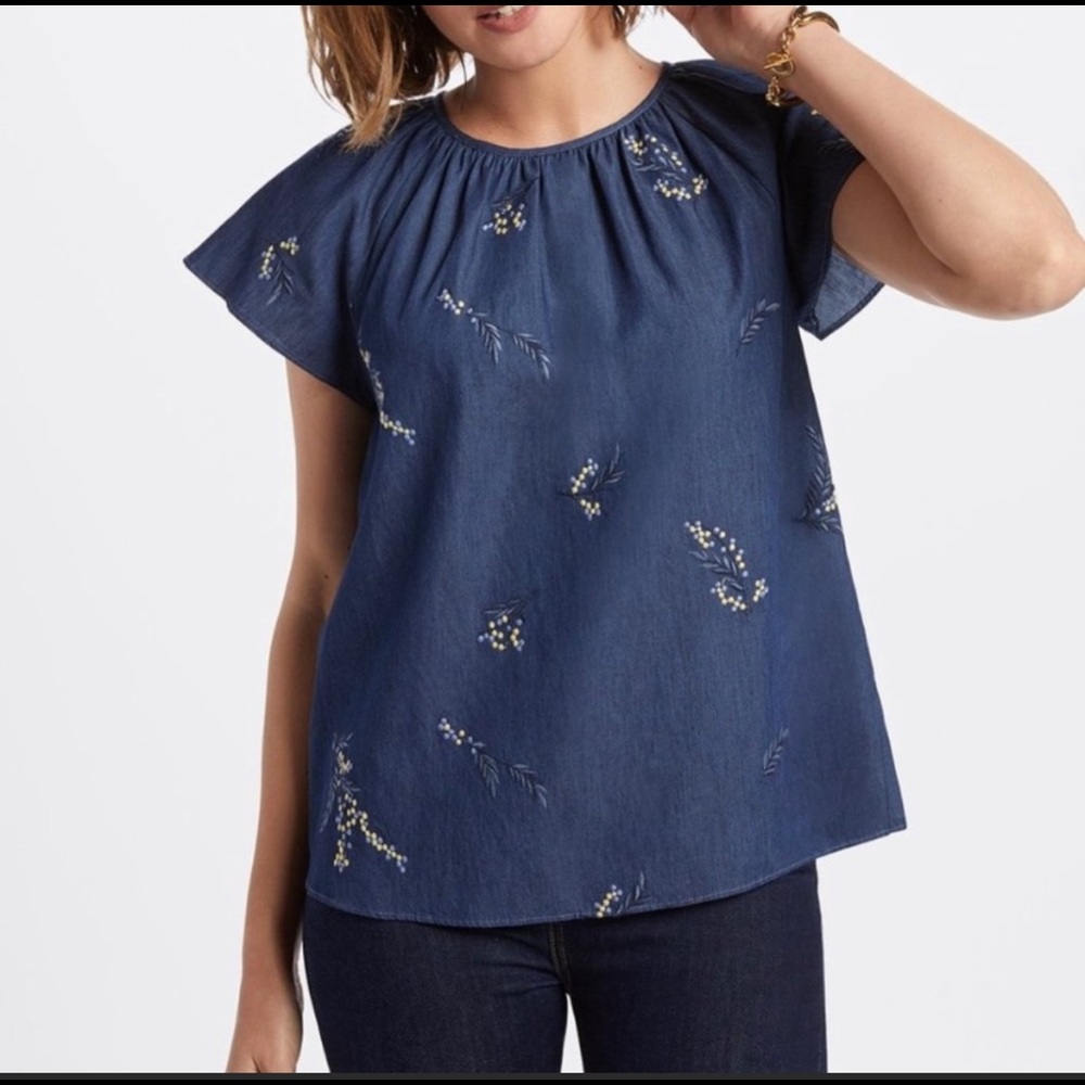 Draper James embroidered chambray swing top Size M